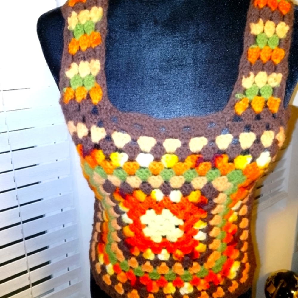 Handmade knitted cropped vest. NWOT size S-M